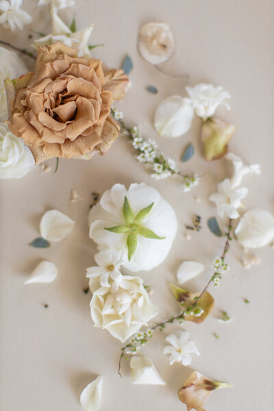 sourced-co-when-life-gives-you-flowers-free-stock-photos-2