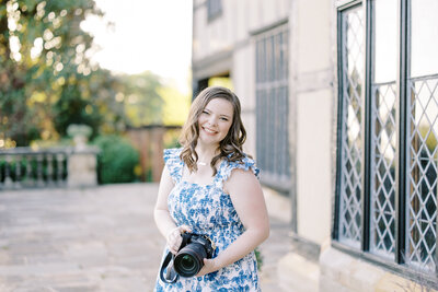 Discover the magic of Taylor Lynn Photography, your dedicated wedding and portrait photographer in Richmond, Virginia. From engagement photos to wedding day bliss, trust Taylor to capture your love story with artistic finesse and timeless elegance.