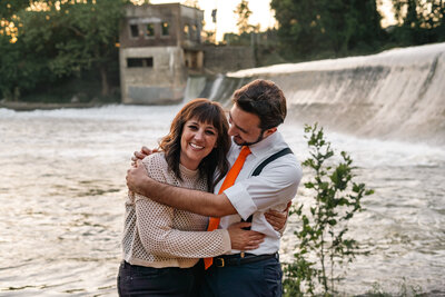 Mother and 3 kids at Walter Hill Dam