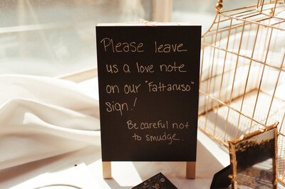 Sign to leave notes for the couple