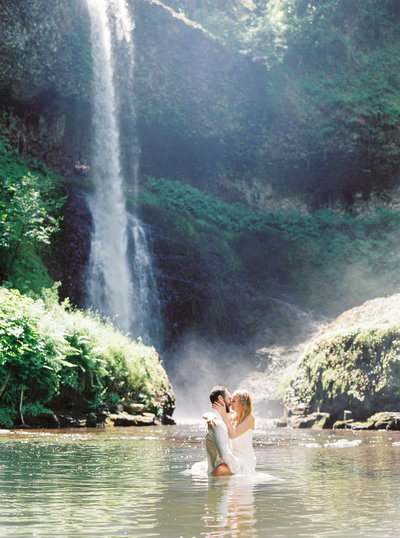 waterfalls-Oregon-wedding-Stephanie-Brauer