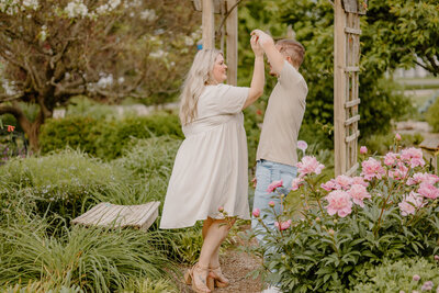 Evansville Couples Photographer SWIGMA GARDEN