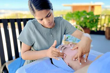 Spa del Coral offers manicures, pedicures, facials, body scrubs, and full-body treatments including exfoliation and massage in Puerto Escondido