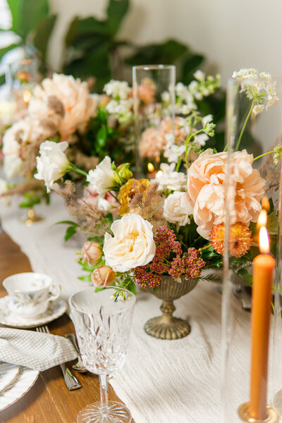 Southern California Wedding Florist designing a tablescape