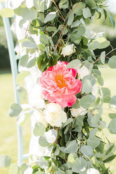 flower at wedding alter