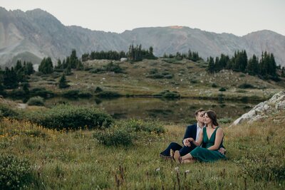 engagement photoshoot in the mountains of Colorado