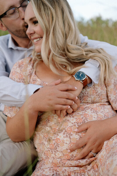 Maternity session photo at Shawnee Mission Park by Emma Leigh Studios