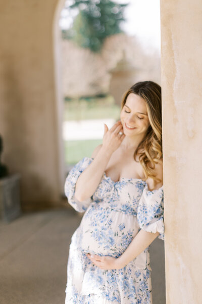 Outdoor maternity portrait session