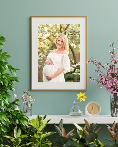 Frame picture of pregnant mother