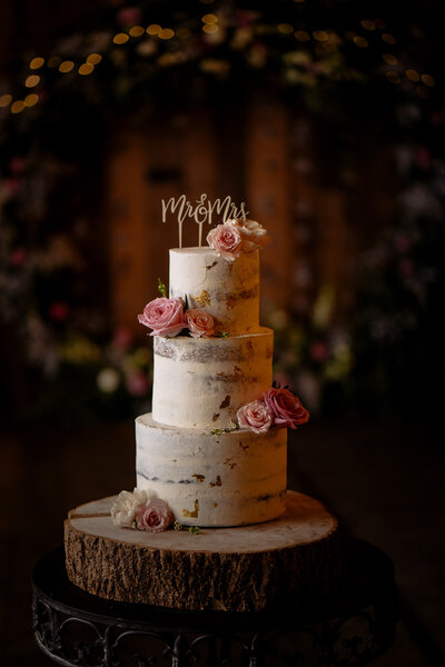 Cake at Wharfedale Grange, luxury barn wedding venue, yorkshire