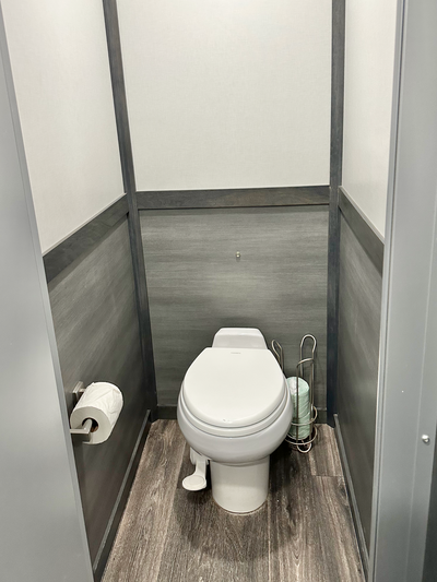 Experience convenience redefined with our foot-flush function in luxury restroom trailers. Discover elegance and modernity combined for a seamless restroom experience at your upscale events.