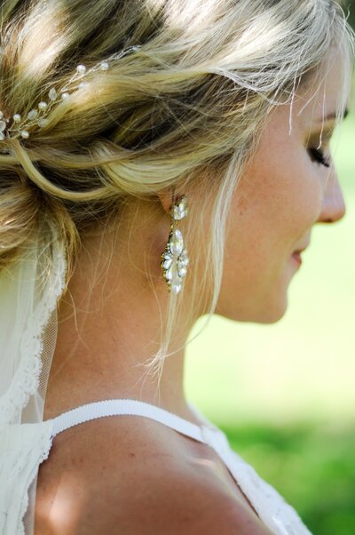 detailed photo of bride's accessories