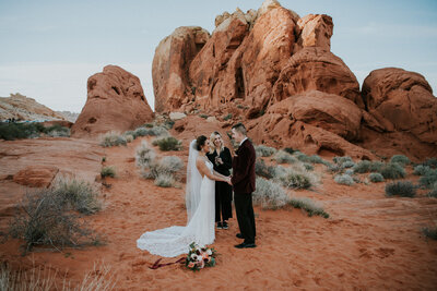 philadelphia elopementbride and groom in front of red rocks
