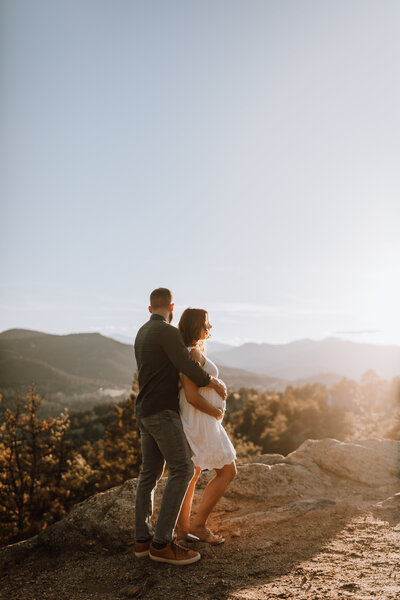 maternity session mountain views