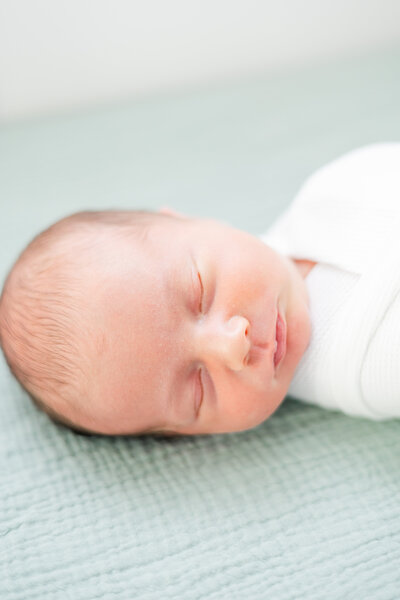 benbrook-newborn-photosgrapher-luxury-in-home-photoshoot-12
