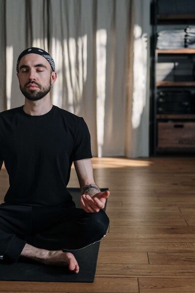 Vinyasa yoga, also known as flow yoga, is a dynamic practice in Puerto Escondido that links breath with movement to build strength, flexibility, and mindfulness through EnForma.