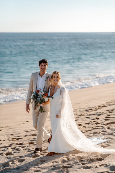 Mexico - Relaxed beach wedding photography