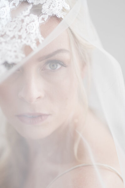 bride-veil-Indianapolis-wedding-photographer-heather-sherrill