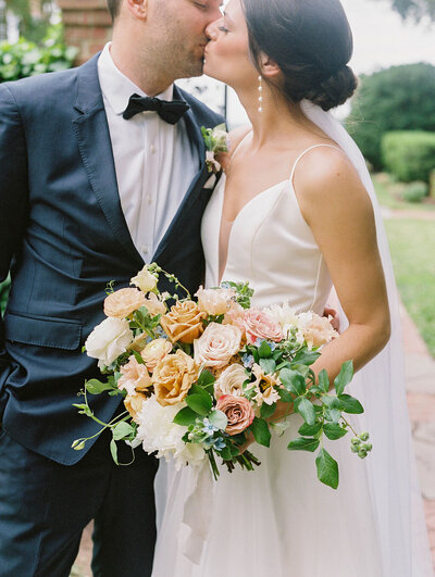 Chic summer bridal bouquet on eastern shore maryland