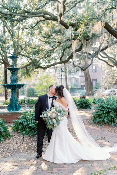 Downtown Savannah Wedding Photographer