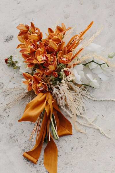 The Lovers Elopement Co - stunning flower bouquet in rust colours
