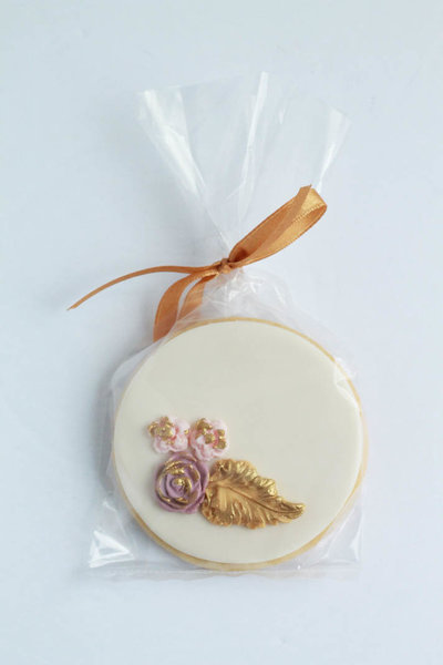 decorated sugar cookie wedding favour