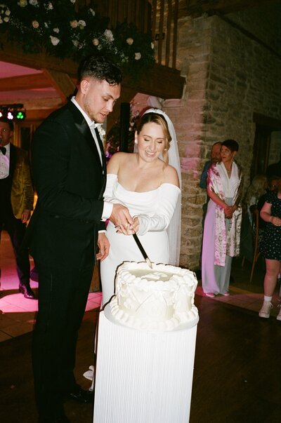 Kingscote Barn Wedding Photographer