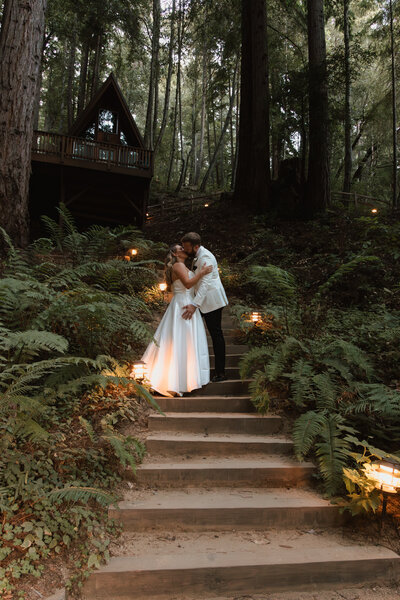 Waterfall-Lodge-and-Retreat-Wedding-Ben-Lomond-California-Wedding-18-02