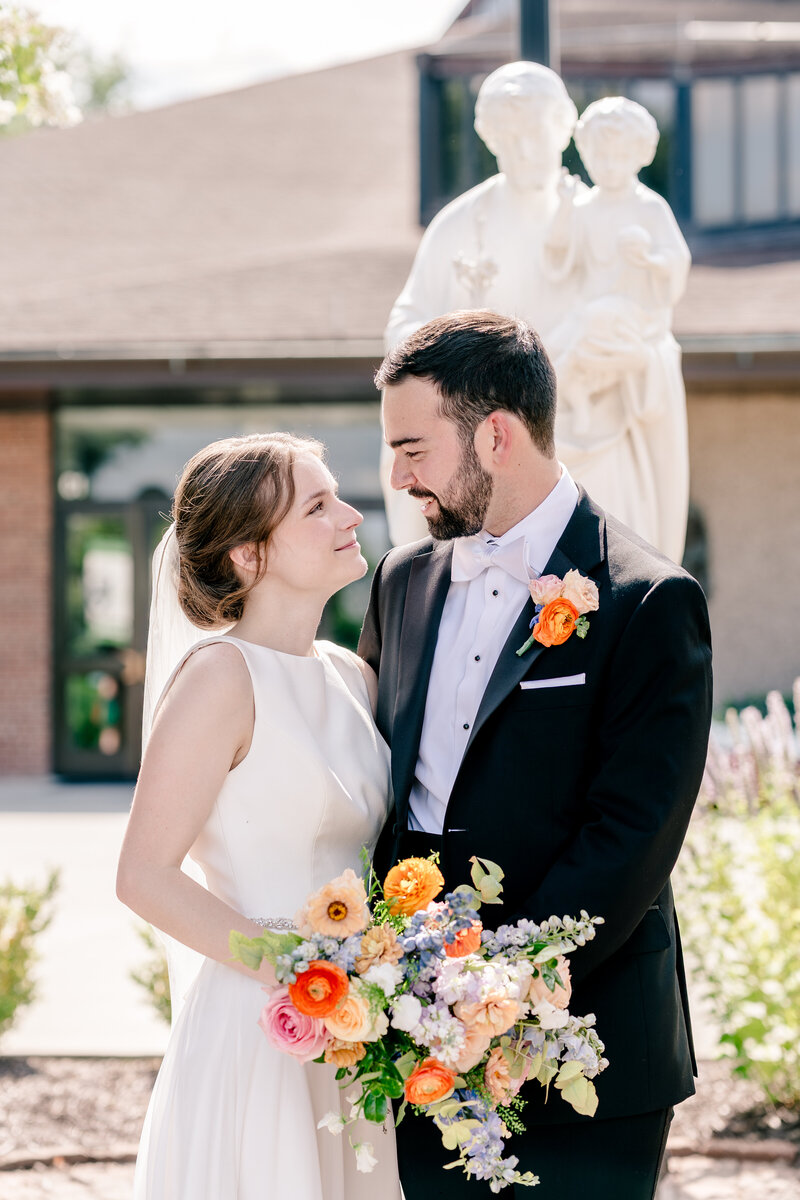 vibrant-catholic-wedding-in-reston-virginia-00012