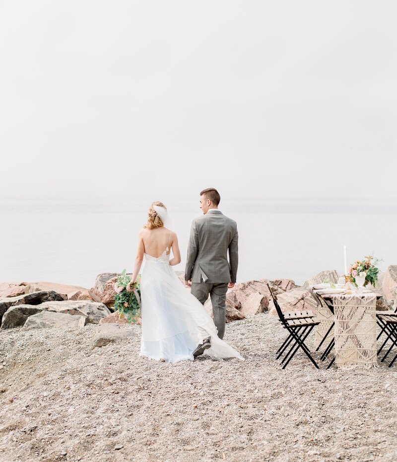 bride-and-groom-walk-the-beach