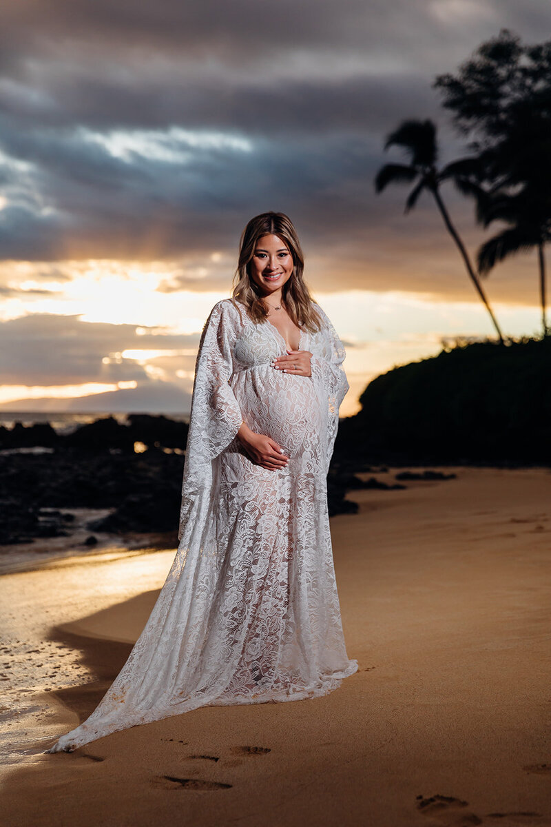 Makena Cove Maternity Session Moorea Thill Photography-90