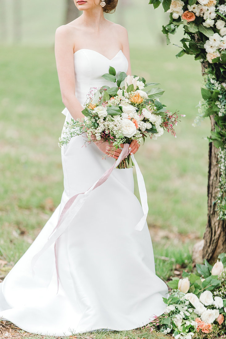Wedding-Inspiration-Bouquet-Winter-White-Greenery-Blush-Photo-by-Uniquely-His-Photography06