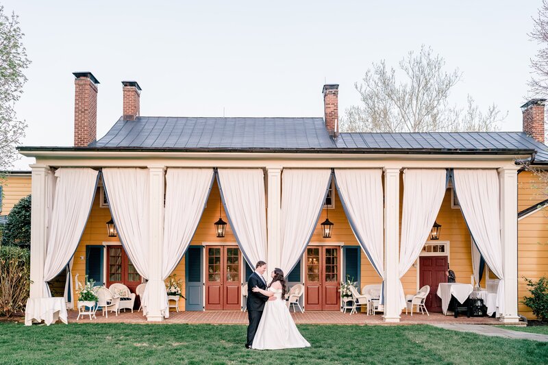 intimate-fine-dining-wedding-in-washington-virginia-00012