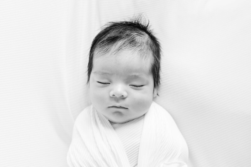 dallas-in-home-newborn-photographer-lifestyle-and-posed-16