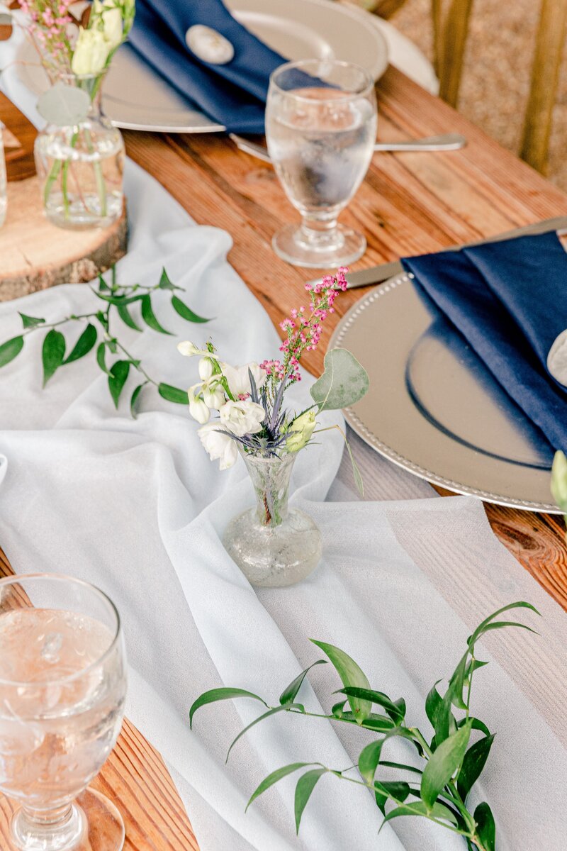 vibrant-farm-wedding-in-waterford-virginia-00039