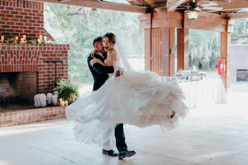 bride and groom first dance at coastal discovery museum wedding