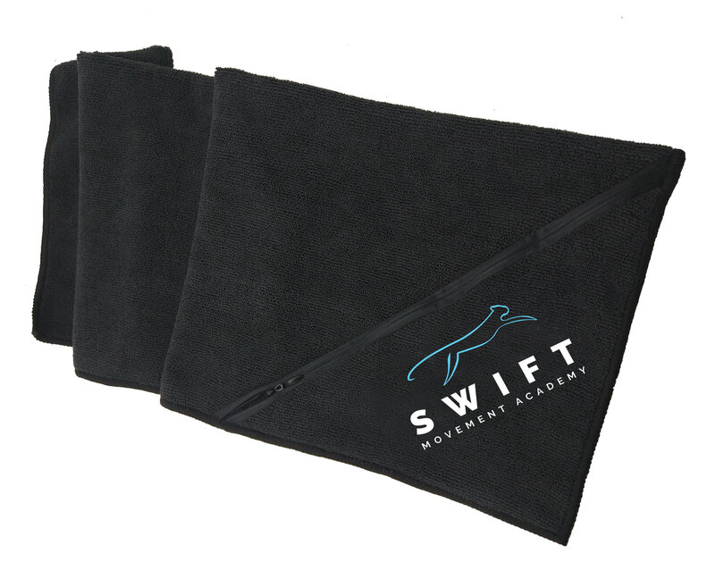 Microfiber gym towel with added zipper pocket suitable for keys and cards. Fits perfectly on a gym bench!  Dimensions: Approx 30cm x 90cm.