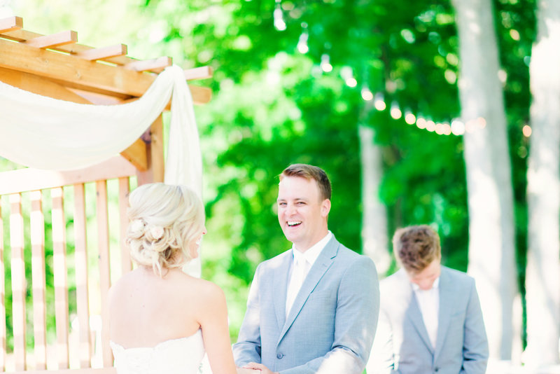 the best wedding pictures you'll ever want for your michigan wedding