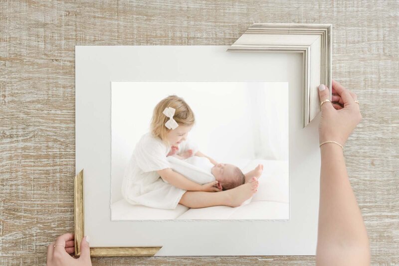 Kansas City Newborn Photographer Holding Frames-1