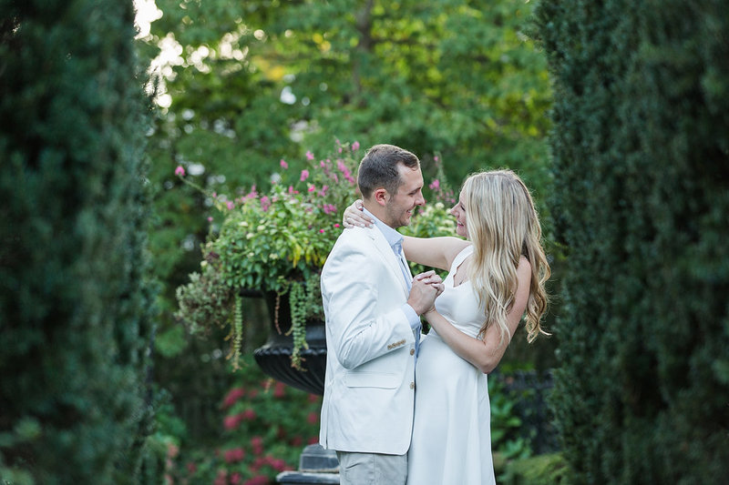 Engagement-Session-White-Hall-Garden-Louisville-Kentucky-Photo-by-Uniquely-His-Photography065