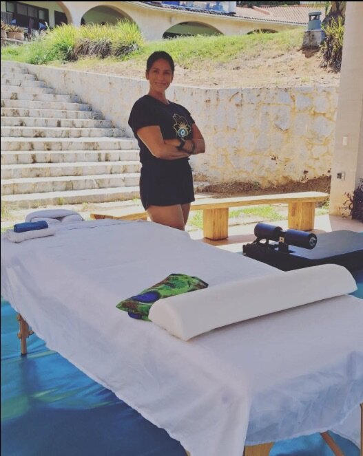 Fabia Roche, international master in chiromassage and cupping therapy, offering expert massage treatments in Puerto Escondido.