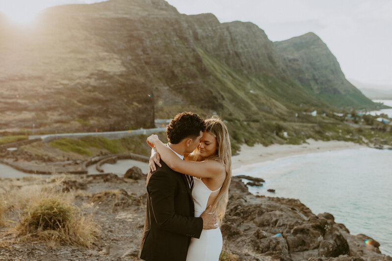 bride and groom getting married in kauai hawaii