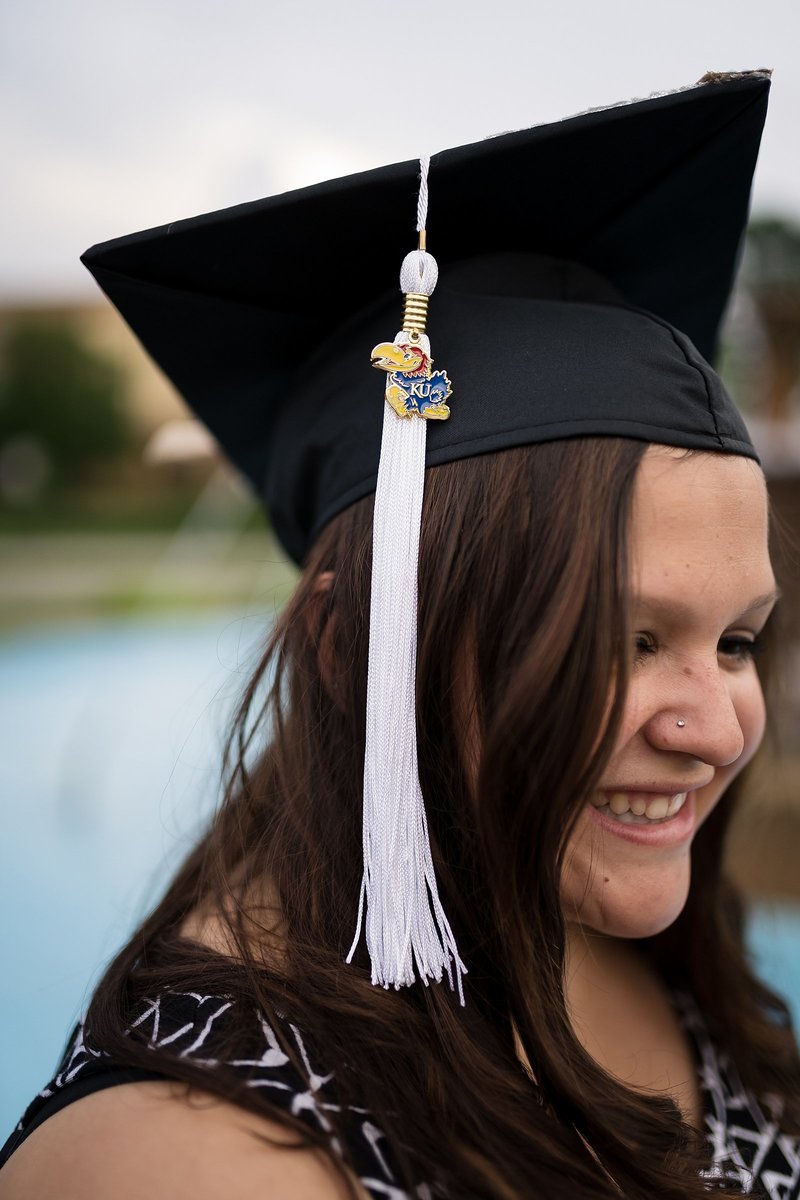 College Graduation Photos at Kansas University's Campus in Lawrence, KS Photographer - College Graduation Photographer_0084