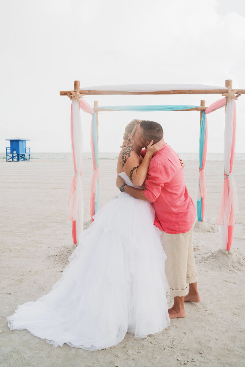 Siesta-Key-Beach-Sarasota-Florida-Destination-Wedding-Elopement-Photos-Ashleigh-Ahern-Photography (2)