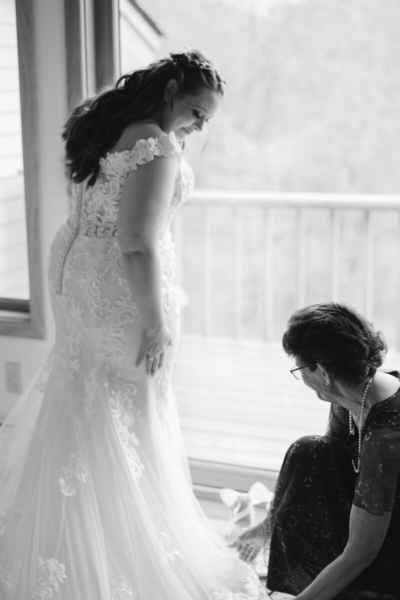 BRIDE-GETTING-READY-PHOTOS