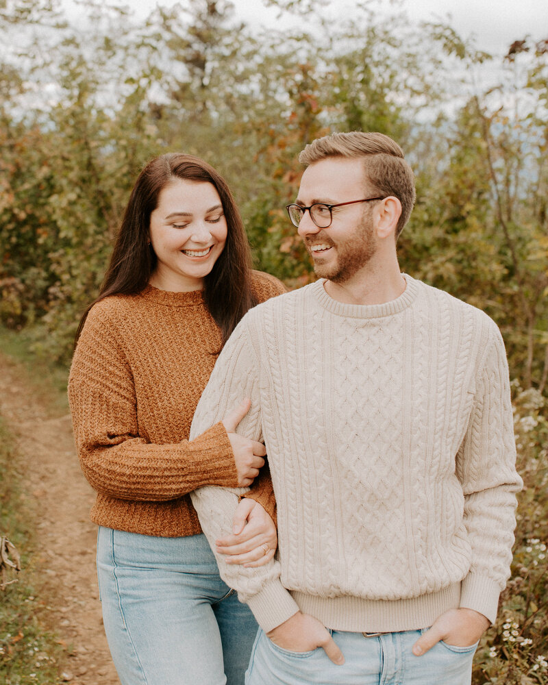 what to wear for fall engagement photos in Virginia