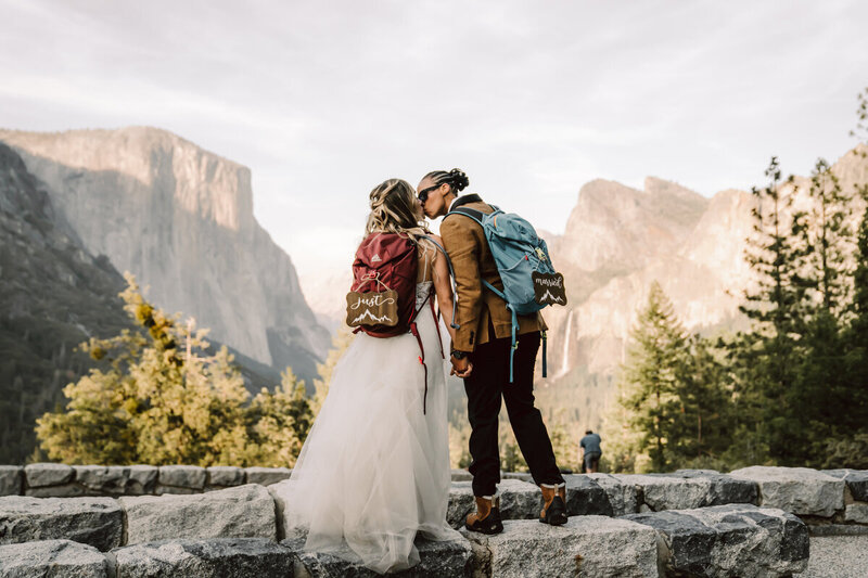 northern california elopement couple kissing at Yosemite