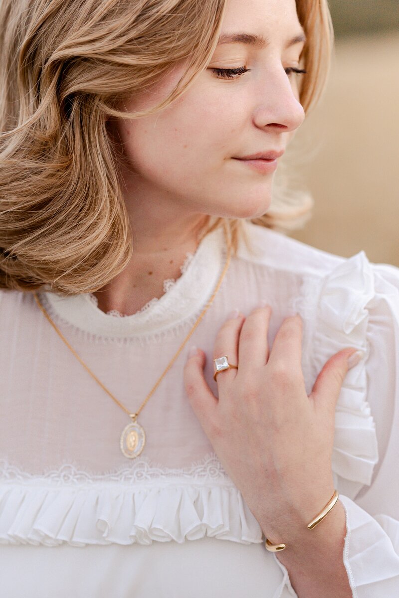 dreamy-picnic-engagement-session-in-delaplane-virginia-00012