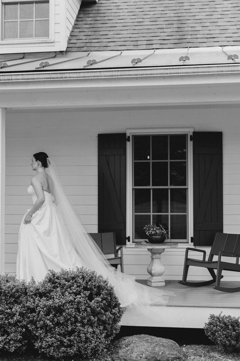 Sydney&Hayes_CharlottesvilleWedding_SneakPeek-26