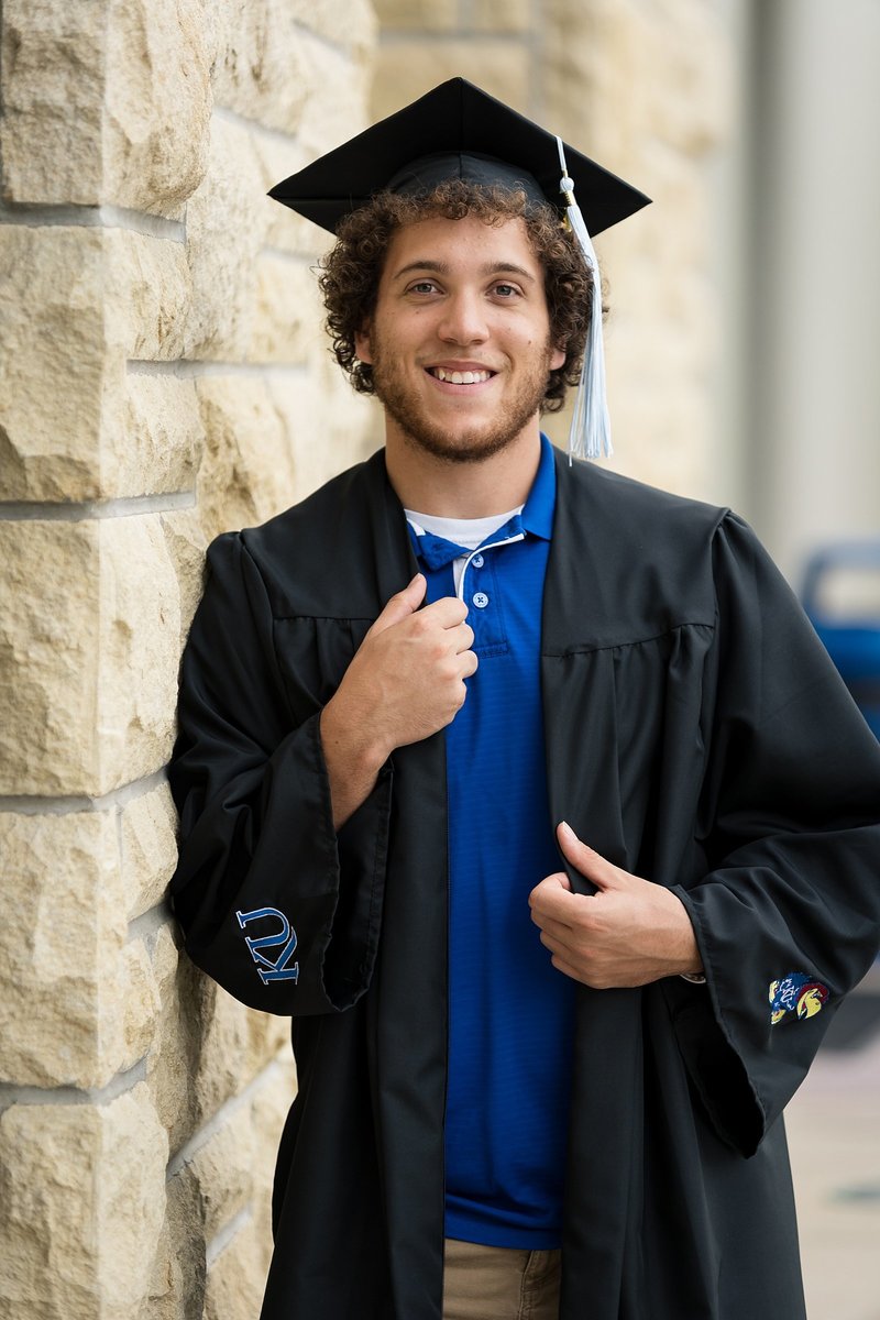 College Graduation Photos at Kansas University's Campus in Lawrence, KS Photographer - College Graduation Photographer_0201